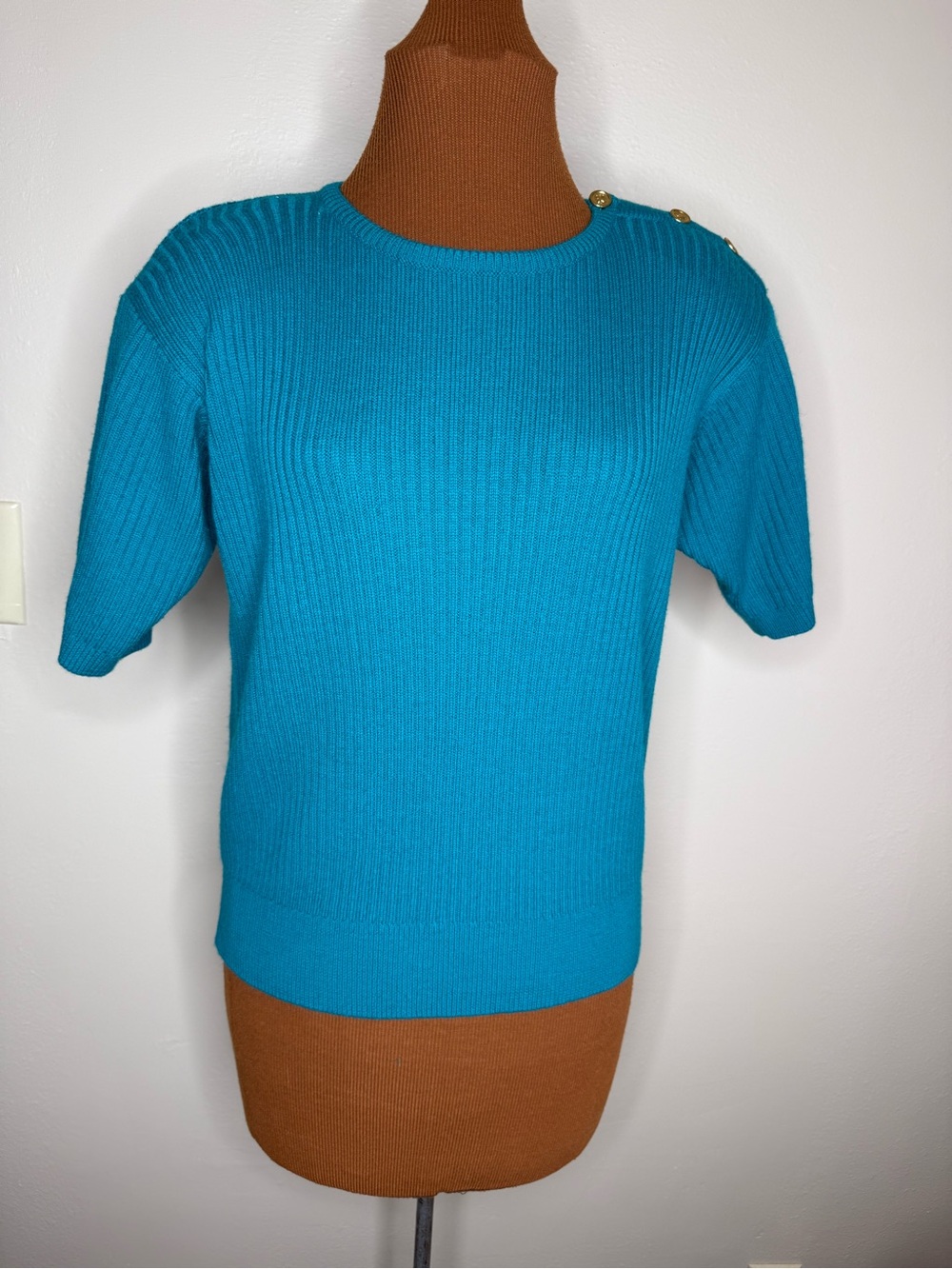 Carlisle Teal Short-Sleeve Ribbed Crewneck Gold Buttons Shoulder Pads Size Med